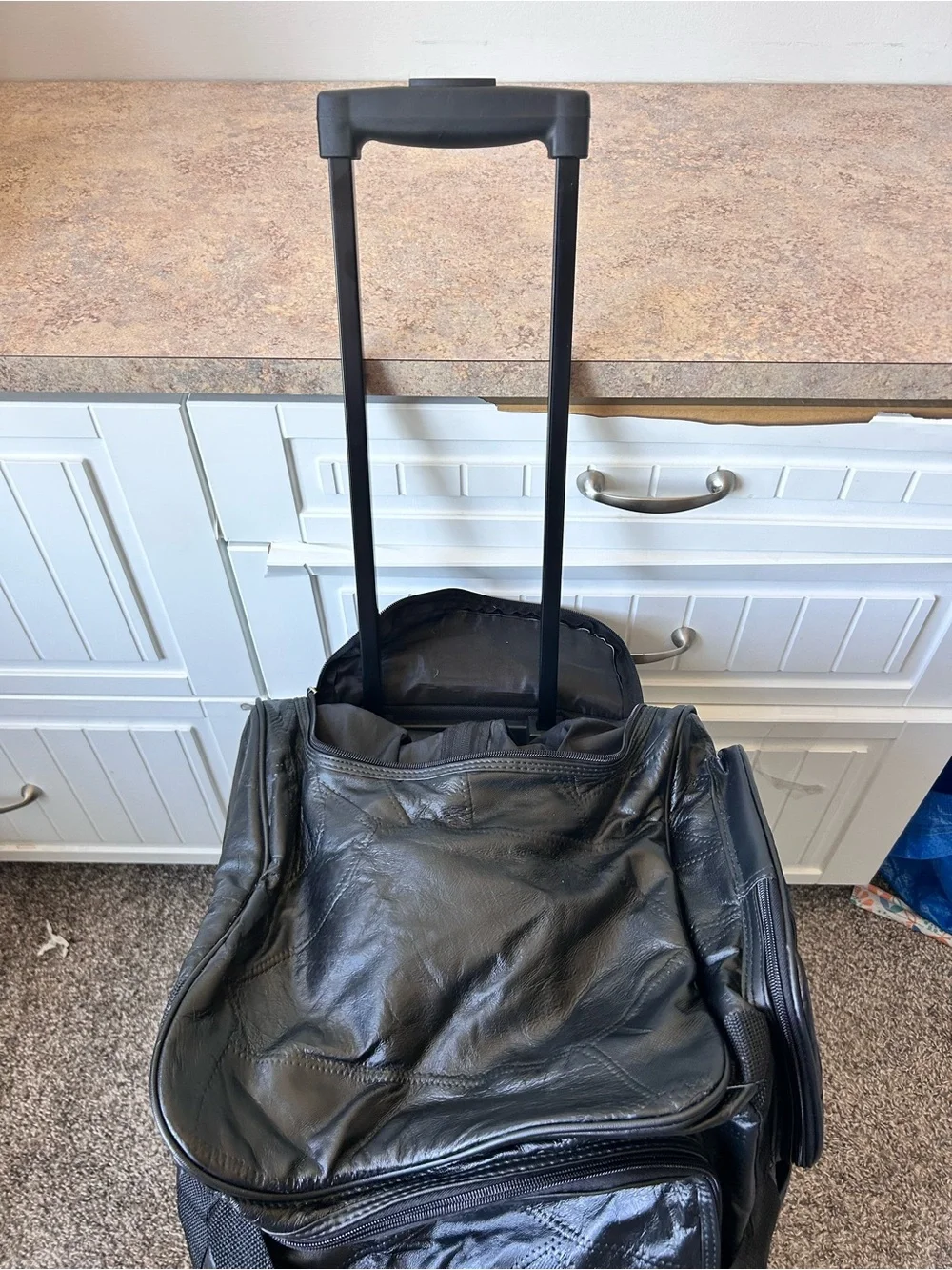 NWT Victory Sportswear Inc. Travel Bag with Telescopic Handle and Wheels